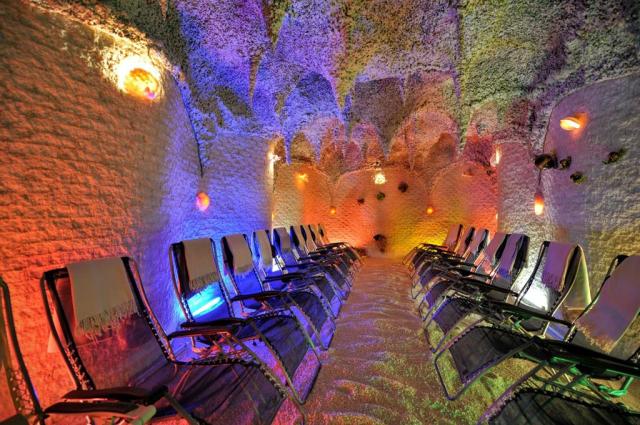 lázeňský dům Dom Zdrojowy, lázně Uzdrowisko Świeradów,  cestovn
