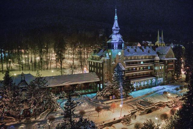 lázeňský dům Dom Zdrojowy, lázně Uzdrowisko Świeradów,  cestovn