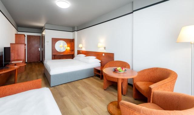 2lůžkový pokoj s přistýlkou, Hunguest Hotel Buk West Wing, CK 