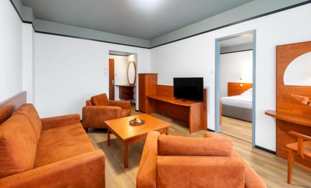 Dvoupokojový apartmán, Hunguest Hotel Buk West Wing, CK 