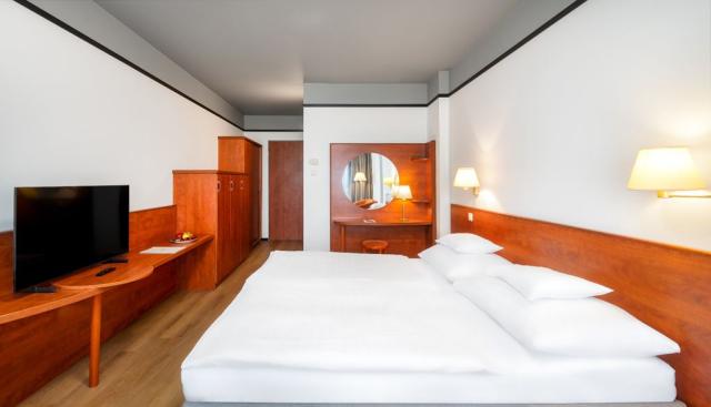 2lůžkový pokoj s přistýlkou, Hunguest Hotel Buk West Wing, CK 