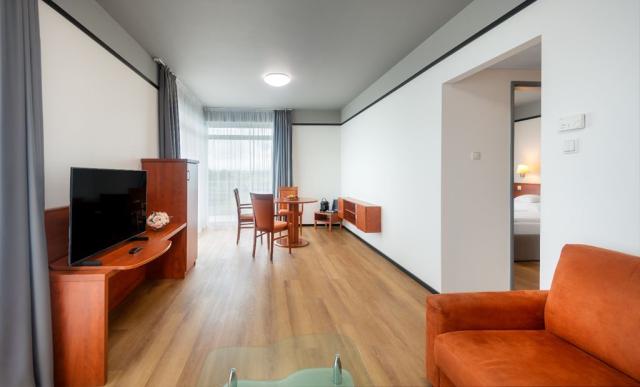 Dvoupokojový apartmán, Hunguest Hotel Buk West Wing, CK 