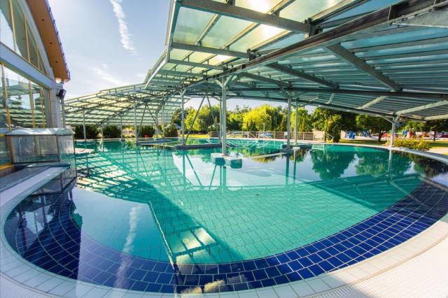 Park Inn Sarvar. Maďarsko, CK 
