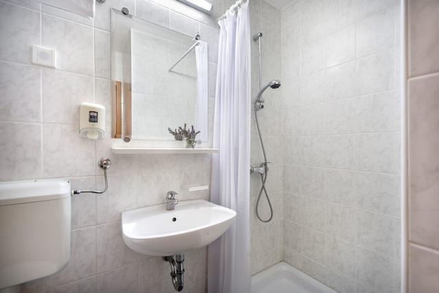 2ložnicový pokoj (29 m2) 3+1, Sahara a Rab Sunny Hotel, CK 