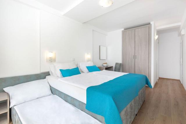 2lůžkový pokoj s balkonem, Depandance hotelu Slaven, CK 