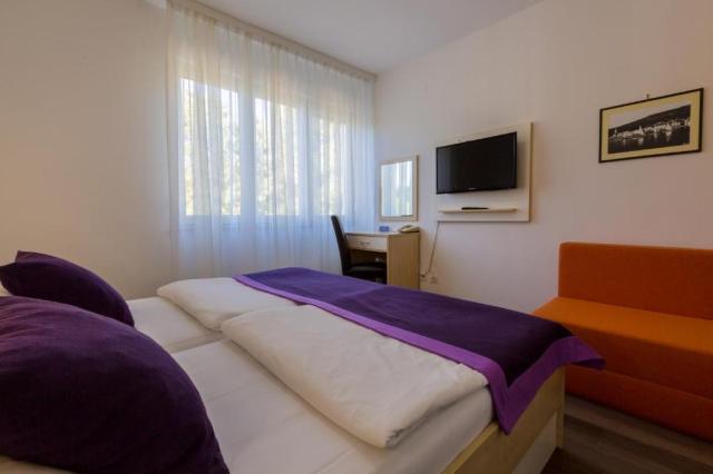 2lůžkový pokoj Standard, Hotel Slaven, CK 