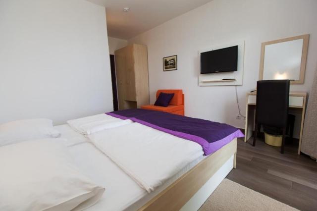 2lůžkový pokoj Standard, Hotel Slaven, CK 