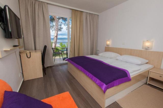 2lůžkový pokoj Superior s balkonem, Hotel Slaven, CK 