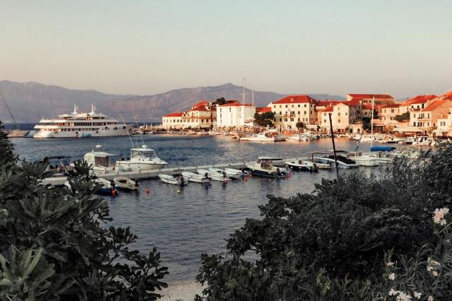 Grand Hotel View, Postira, Osrov Brač, Dalmácie, Chorvatsko, CK