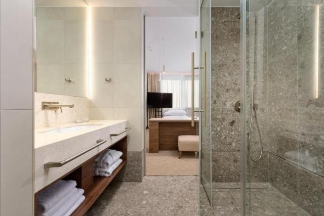 2lůžkový Bay Suite s balkonem a výhledem na moře, Grand Hotel V