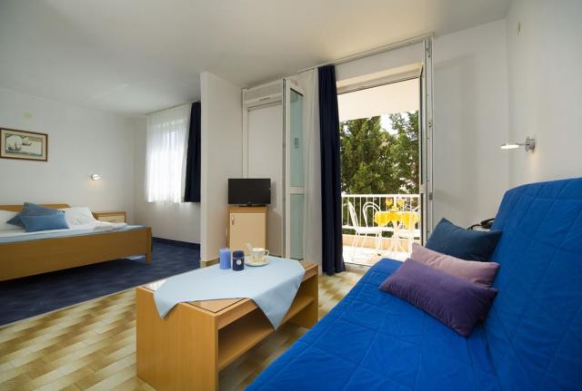 Rodinný pokoj Standard, Hotel Labineca, Rabac, Chorvatsko, CK 