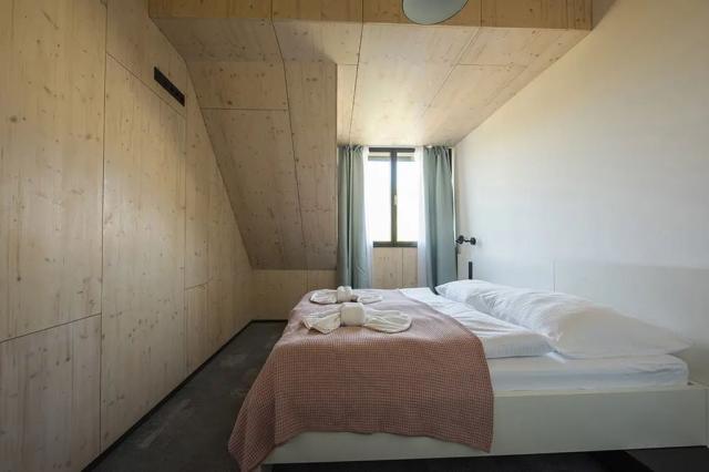 Pinea Lux 4+2