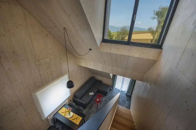 Pinea Lux 4+2