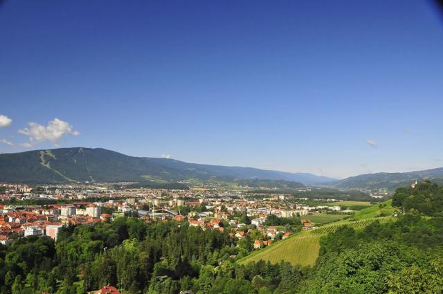 F001690-maribor_with_pohorje_jurij_pivka_orig_jpg-photo-m