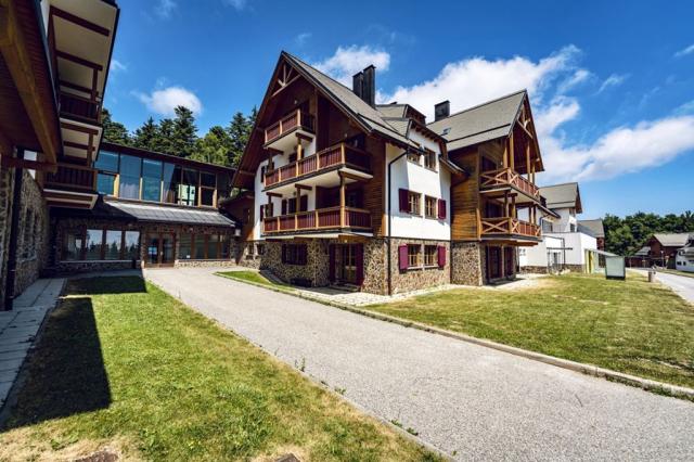 Wellness & Spa family apartments Bolfenk, Pohorje Village, Mari