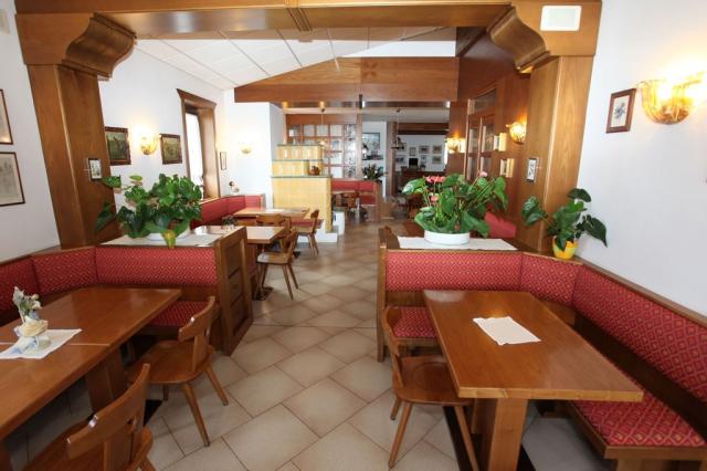 GH Hotel Fratazza, San Martino di Castrozza, Dolomity, Itálie, 