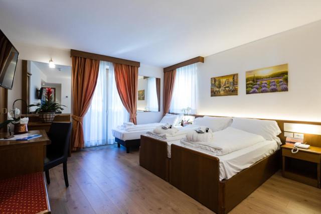 2lůžkový pokoj Superior s přistýlkou, Hotel Collini, Pinzolo, C