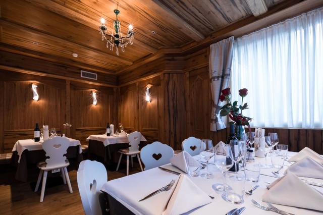 Hotel Collini, Pinzolo, Val di Sole, Dolomity, Itálie, CK 