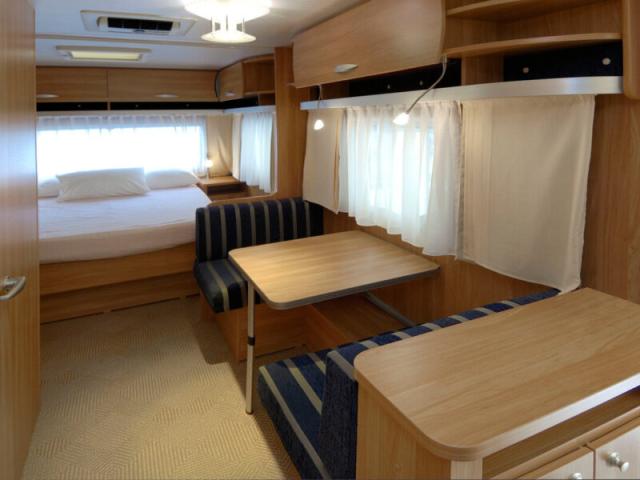 Caravan 6 METRI LS, Samostatná postel 185 x 65 cm, Patrová post