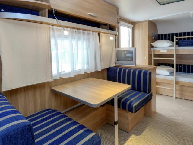 Caravan 6 METRI LS, Samostatná postel 185 x 65 cm, Patrová post