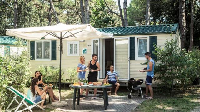Mobilní dům F Family, Camping Sabbiadoro, Lignano, Itálie, Dovo