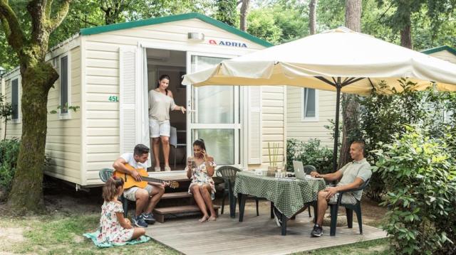 Mobilní dům L Leisure, Camping Sabbiadoro, Lignano, Itálie, Dov