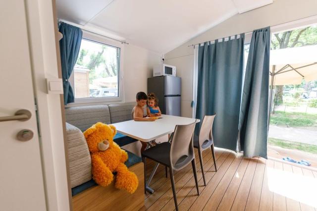 Mobilní dům 4+2 L WOOD, Camping Sabbiadoro, Lignano, CK 