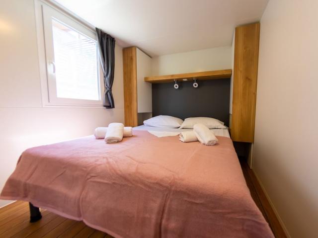 Mobilní dům ADRIA FAMILY zona B, Kemp Klenovica, Chorvatsko CK 