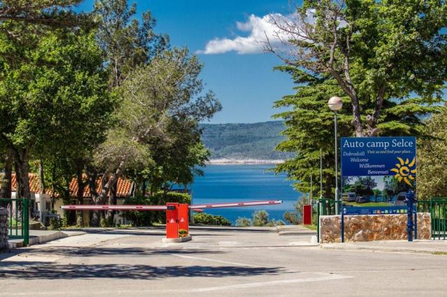 camp-selce-kvarner-campingsite-7-1024x683