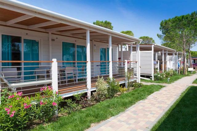 Mobilní dům Laguna Platinum (34,4 m2 + 15 m2), Camping Vela Blu