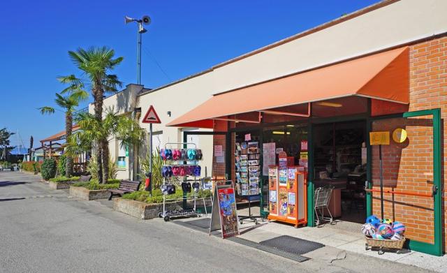 Butterfly camping village, Peschiera del Garda, Gardské jezero,