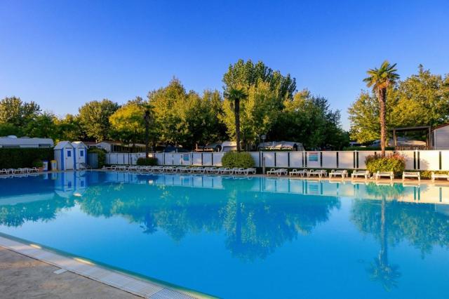 Butterfly camping village, Peschiera del Garda, Gardské jezero,