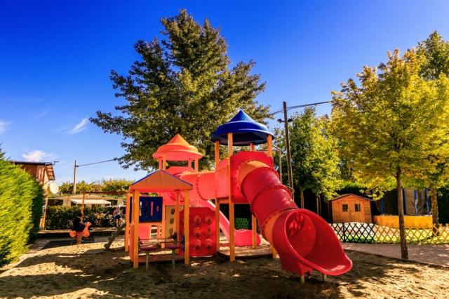 Butterfly camping village, Peschiera del Garda, Gardské jezero,