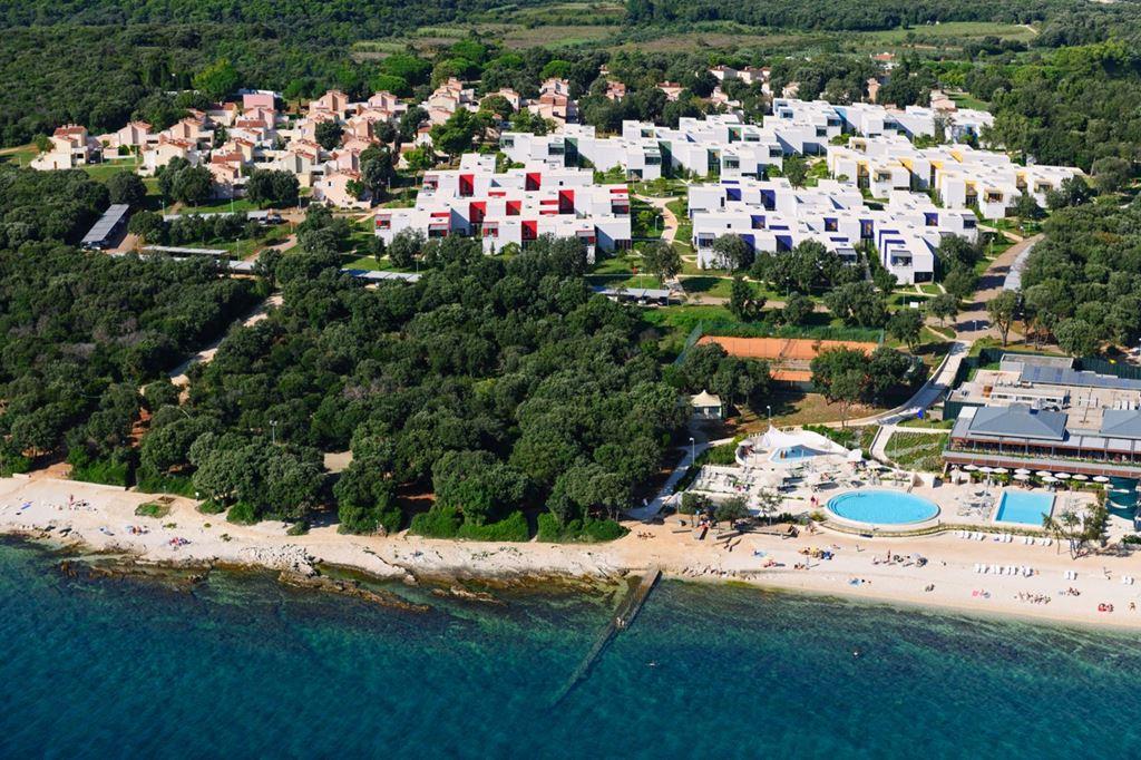 Maistra Select Amarin Resort