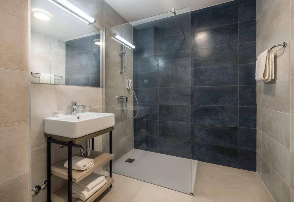 2lůžkový pokoj Superior s přistýlkou stranou k moři (20,45 m2),