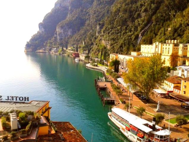 Hotel Antico Borgo, Riva del Garda, Gardské jezero, Itálie, CK 