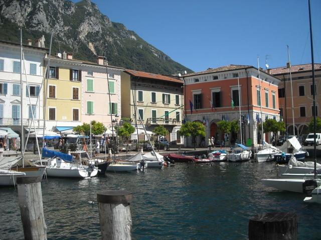 Hotel Antico Borgo, Riva del Garda, Gardské jezero, Itálie, CK 