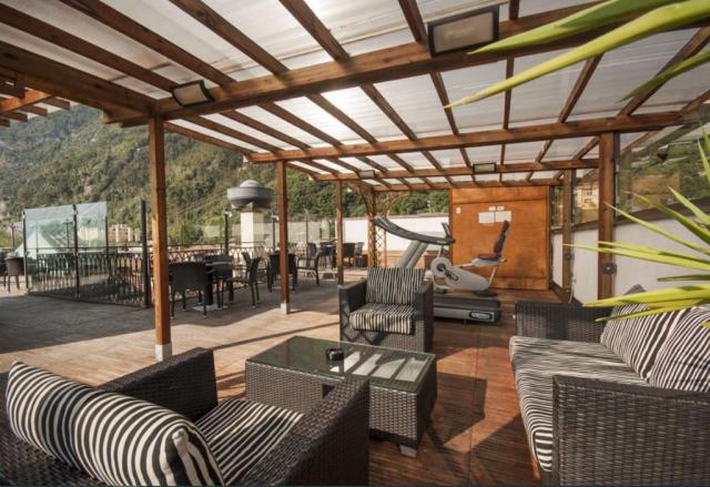 Hotel Antico Borgo, Riva del Garda, Gardské jezero, Itálie, CK 