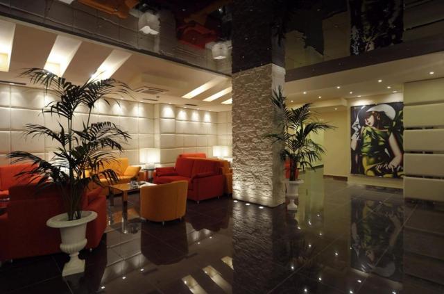 Hotel Antico Borgo, Riva del Garda, Gardské jezero, Itálie, CK 