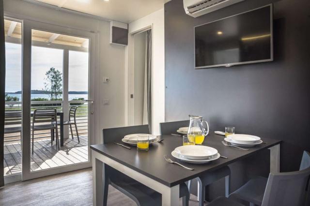 Mobilní dům Lodge Deluxe s výhledem na moře 4+1 (42 m2), CK 