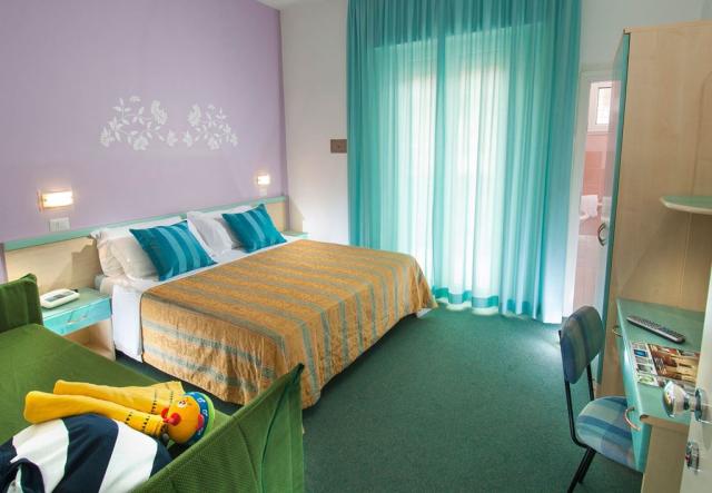 3lůžkový pokoj Standard, Hotel Diana, CK 