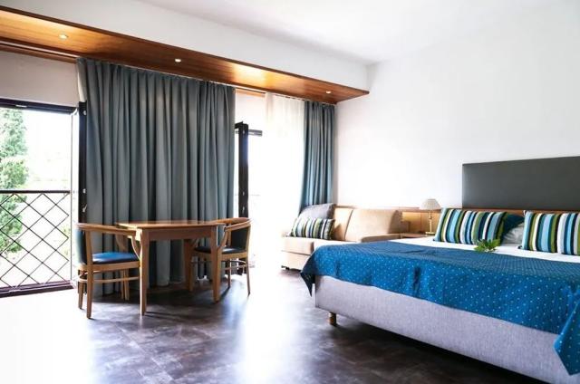 2lůžkový pokoj Superior s přistýlkou,  Hotel Laguna Strunjan, C