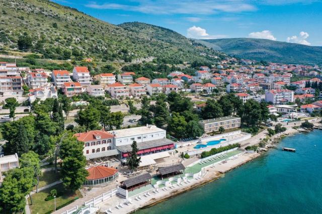 Hotel Val, Seget Donji, Trogir, Severní Dalmácie, Chorvatsko, C
