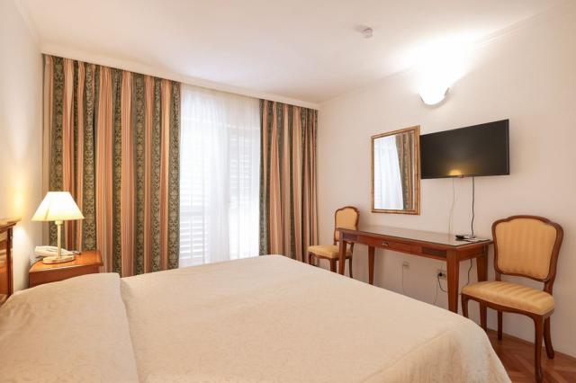 2lůžkový pokoj Comfort v depandanci stranou k moři , Hotel Val,