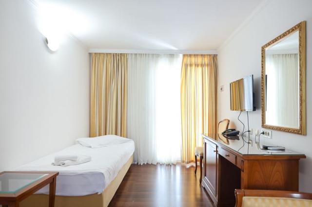 Rodinný pokoj v depandanci s balkonem stranou k moři , Hotel Va