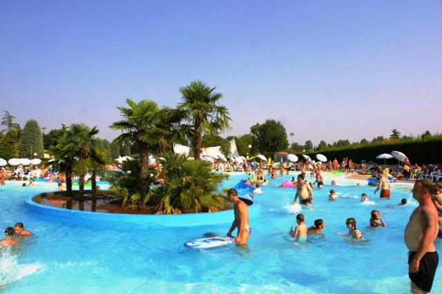 Camping Bella Italia, Peschiera del Garda, Lake Garda, Itálie, 