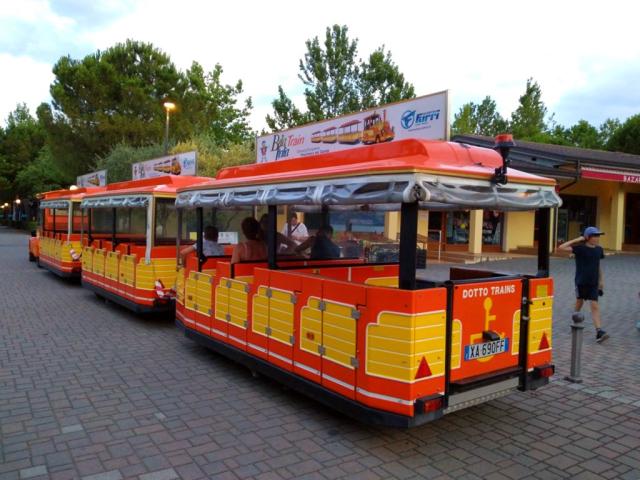 Camping Bella Italia, Peschiera del Garda, Lake Garda, Itálie, 