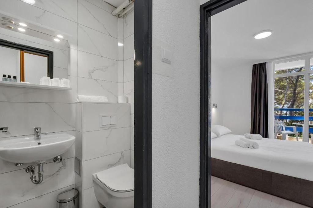 2lůžkový pokoj Standard s balkonem 2+0 (depandance), Hotel Alem