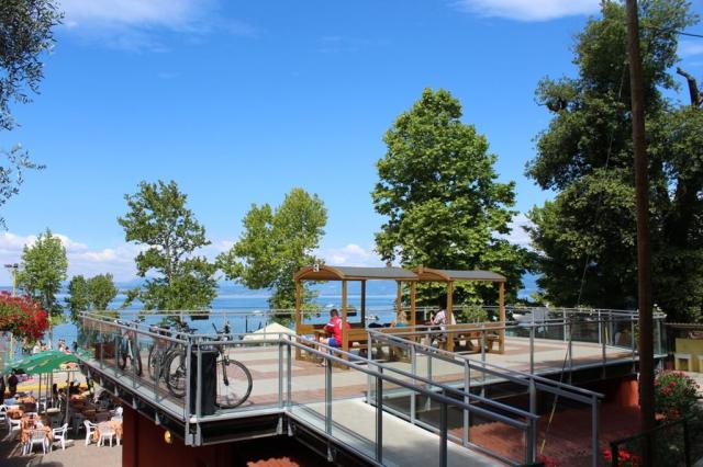 Camping Cisano San Vito, Bardolino, Lago di Garda, Itálie, Dovo