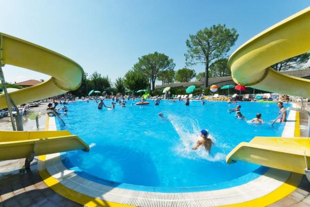 Camping Cisano San Vito, Bardolino, Lago di Garda, Itálie, Dovo